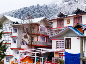 Hotel Golden Tashi Gakhil