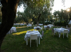 "melograno" Holiday Home With Swimming Pool and Private Beach