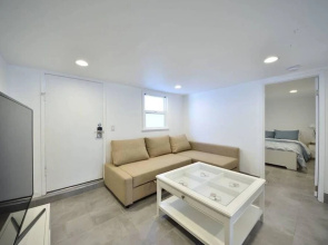 B5 Gorgeous Modern Home in Prime Location With AC and Backyard