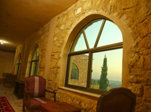 Peace Castle Hoste - Hostel