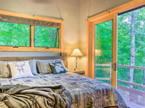 Peaceful Stony Point Getaway w/ Hot Tub & Views!