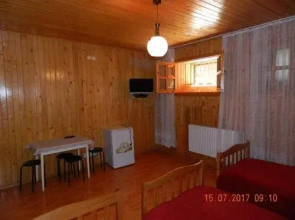 Room 404 Guest House