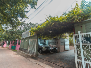 OYO 2229 Dolfie Residence