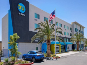 Tru By Hilton Lathrop, CA