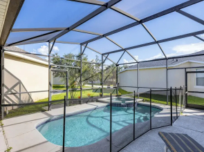 Resort Retreat w/ Outdoor Oasis: 13 Mi to Disney!