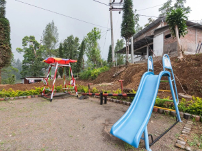 Intan Bromo Homestay by OYO Rooms
