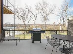 Riverfront Cotter Home: Close to Trout Fishing!