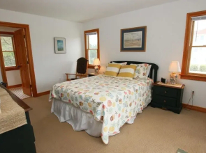 Keeper's Corner - 4 Br home by RedAwning