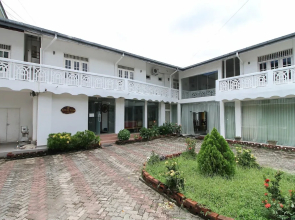 OYO 347 Hotel Empryean