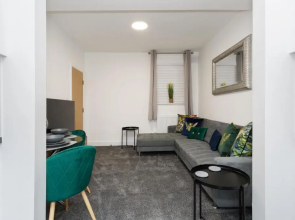 Oliverball Serviced Apartments - Milton Heights - Modern 2 bedroom apartment with terrace in Portsmouth
