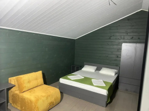 Hotel 12