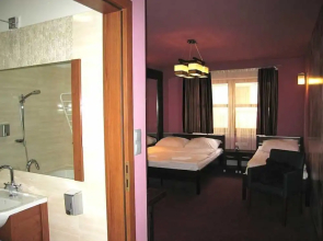 Sunny Hotel