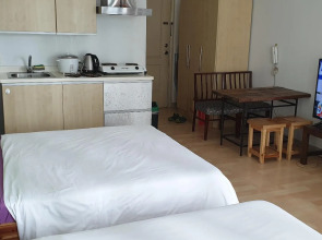 Studio Staycation w/ 2 queen across Shangrila Mall