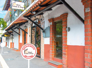 Hotel Posada de Roger - Near Los Muertos Beach