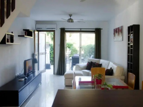 Demi Villa