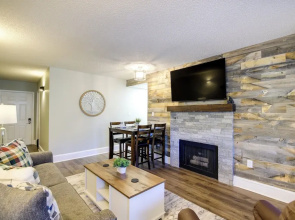 Gatlinburg Condo w/ Smoky Mtn Views: Walk to Dwtn!
