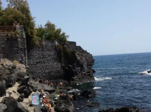 Panoramico Appartamento a Pochi Metri Dal Mare Con Vista Etna