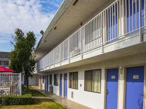 Motel 6 Porterville, CA