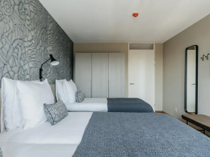 Harbor Breeze: Modern Stay