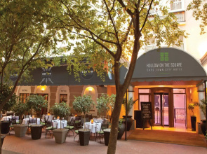Hollow on the Square City Hotel