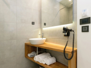 Renieris Hotel