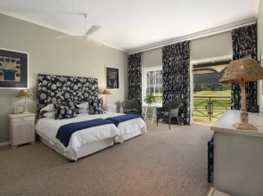 19th Hole Guest Lodge