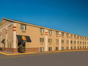 Super 8 Lincoln West