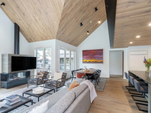 Loft House 101 AT Transfer by Exceptional Stays