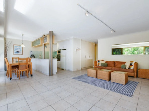 La Mer Apartments