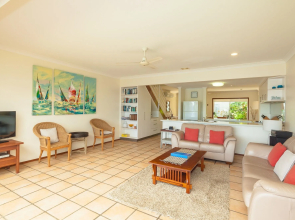 Noosa Entrance Waterfront Resort