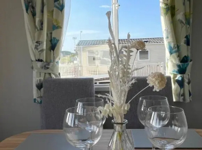 Charming 2-Bed Cottage in Morecambe