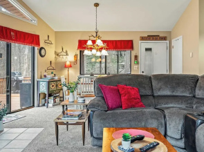 Atlas Point Lodge Sauna, Fireplaces, Kayaks, Lakes + Pet-friendly Yard