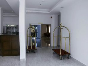 Monarch Hotel