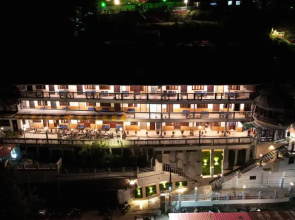Hotel Silverton (180 Lake View)