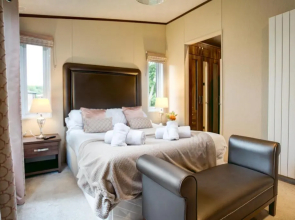 Fairhaven lodge Free Wifi & Hottub