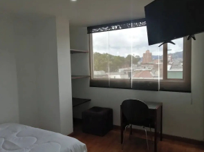 Room in Guest Room - Close to the Family Embassy 1