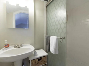 The Presidential Retreat, a 2BR + Loft Townhouse