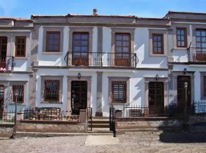 Ayvalik Konaklari