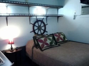Bay Side Resort