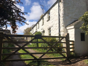 Idlewild Animal Sanctuary Farmhouse Stay - Charity