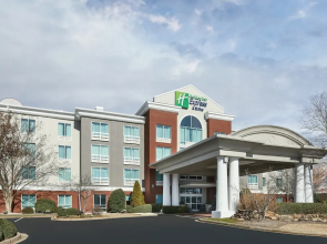 Holiday Inn Express & Suites I-26 & US 29 at Westgate Mall