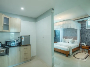 KRM Hotel - Caran