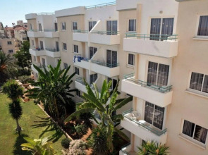 DebbieXenia Hotel Apartments