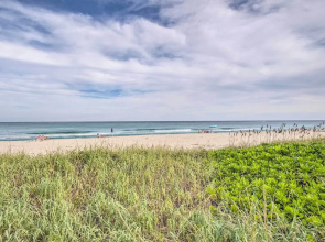 Cozy West Palm Beach Condo: 1 Block to Shore!