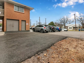 Spacious Elegant Texas Style Apartment
