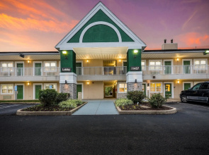 HomeTowne by Red Roof Studios Cincinnati - Sharonville