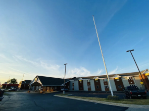 Fleetwood Inn & Suites
