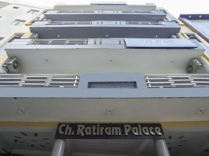 Oyo Flagship 46230 Atta Market