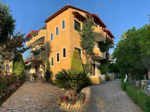 Holiday Apartments Altini