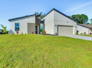 Peaceful Getaway in North Port w/ Spacious Yard